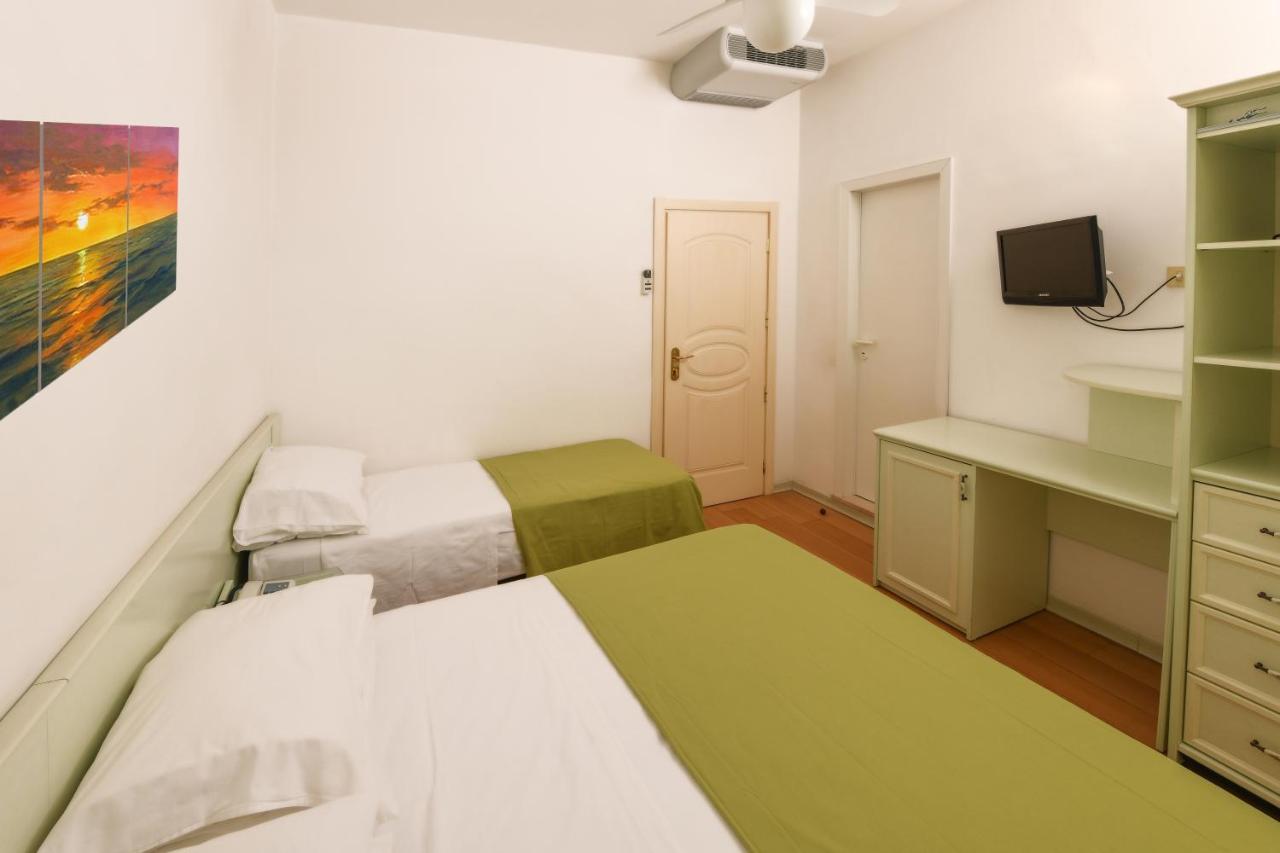 Hotel La Rosa كاتوليكا المظهر الخارجي الصورة