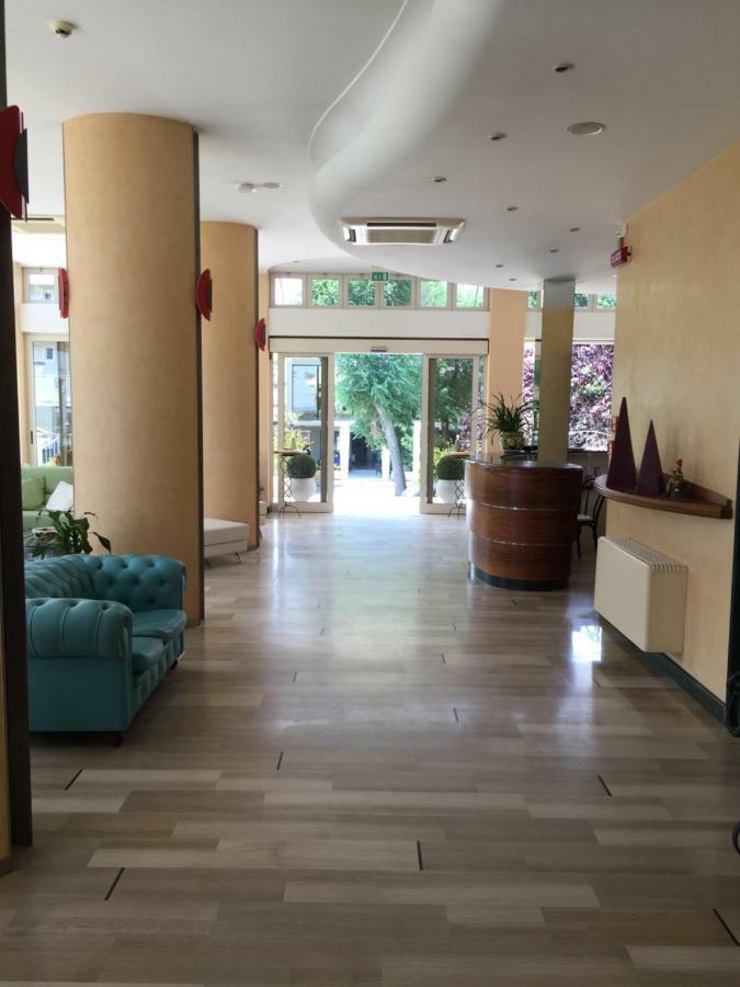 Hotel La Rosa كاتوليكا المظهر الخارجي الصورة