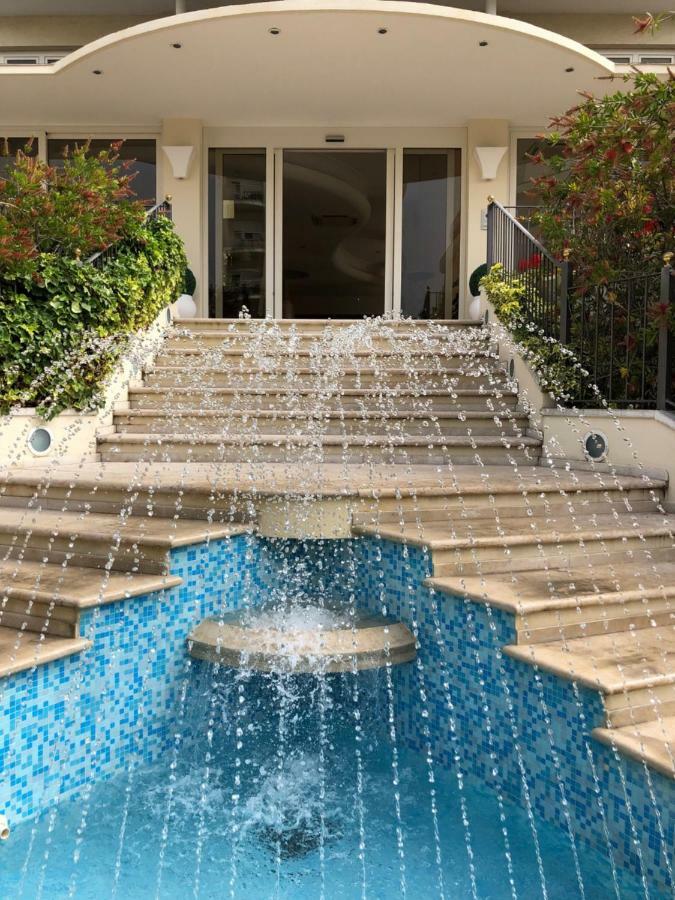 Hotel La Rosa كاتوليكا المظهر الخارجي الصورة